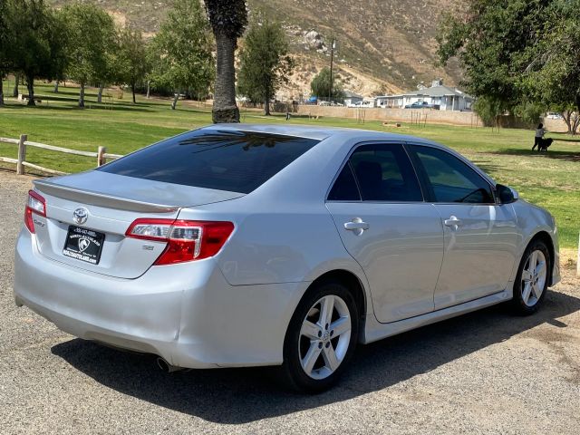2014 TOYOTA CAMRY SE SEDAN 4D
