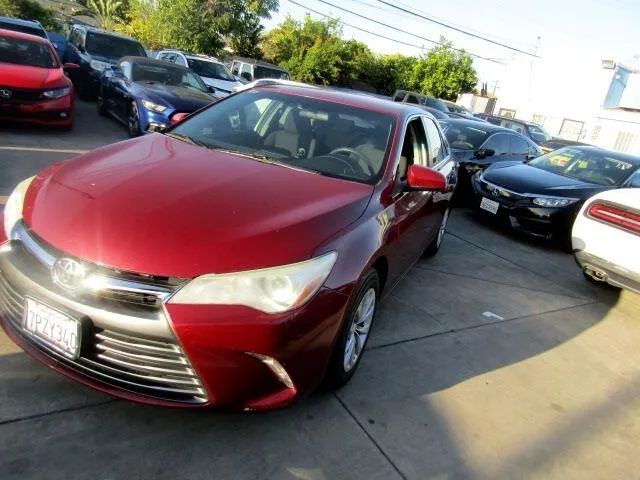 2016 TOYOTA CAMRY SE SEDAN 4D