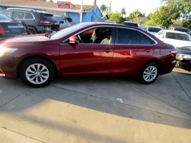 2016 TOYOTA CAMRY SE SEDAN 4D