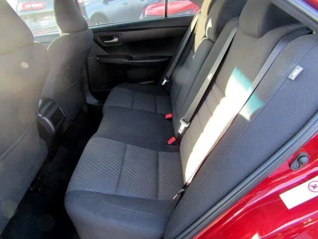 2016 TOYOTA CAMRY SE SEDAN 4D