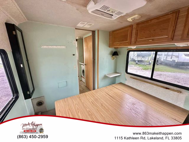 2000 Fleetwood Bounder - Image 19