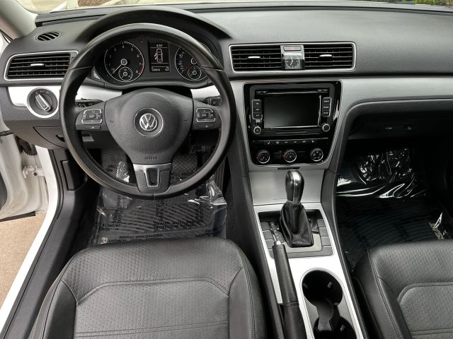 2013 VOLKSWAGEN PASSAT 2.5L SE SEDAN 4D