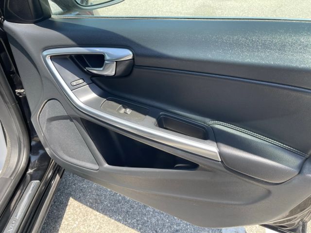 2016 VOLVO V60 T5 DRIVE-E PREMIER WAGON 4D