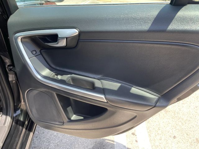 2016 VOLVO V60 T5 DRIVE-E PREMIER WAGON 4D