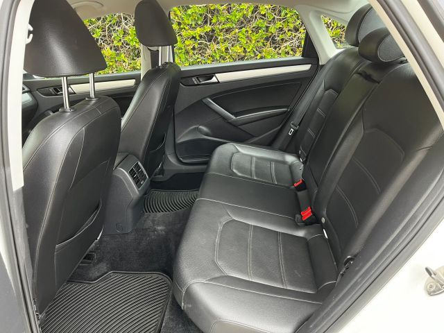 2013 VOLKSWAGEN PASSAT 2.5L SE SEDAN 4D