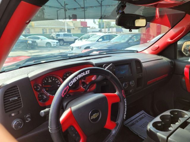 2013 CHEVROLET SILVERADO 1500 REGULAR CAB LT PICKUP 2D 6 1/2 FT
