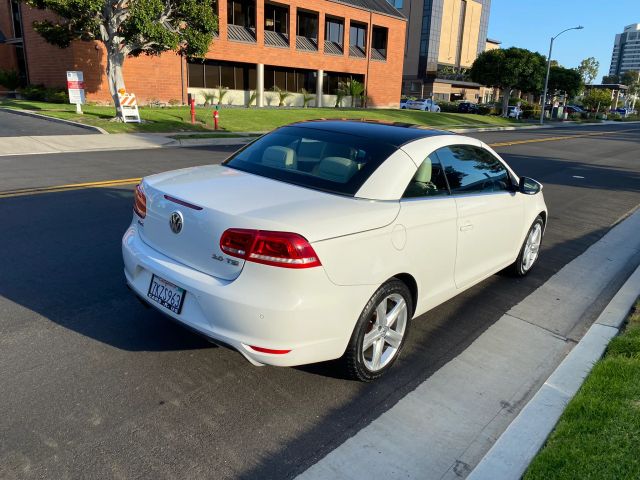 2012 VOLKSWAGEN EOS LUX HARD TOP CONVERTIBLE 2D