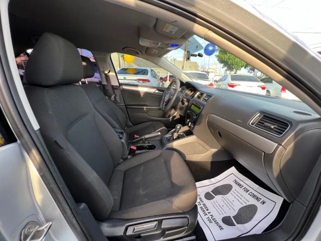 2015 VOLKSWAGEN JETTA 1.8T SE SEDAN 4D