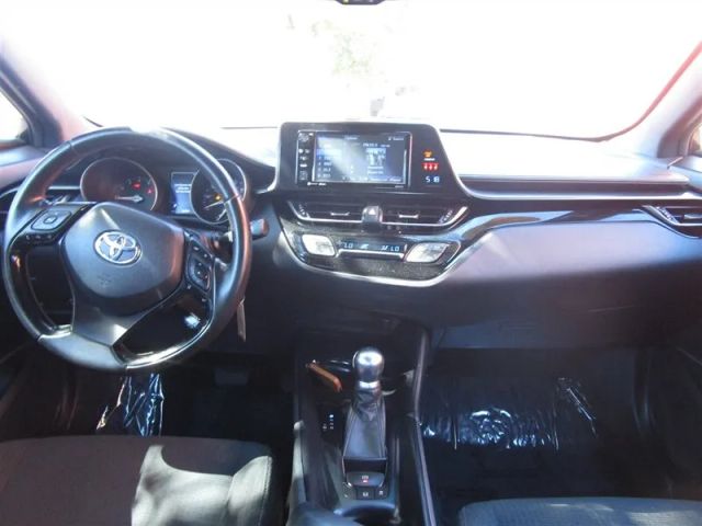 2018 TOYOTA C-HR XLE SPORT UTILITY 4D