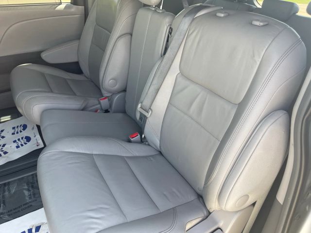 2016 TOYOTA SIENNA XLE MINIVAN 4D