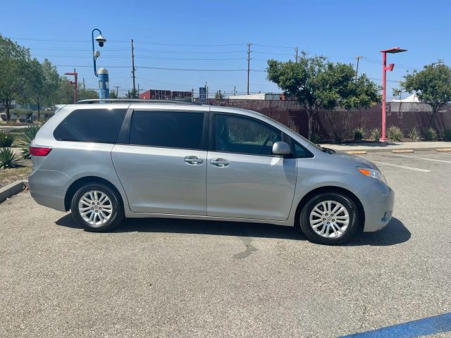 2016 TOYOTA SIENNA XLE MINIVAN 4D