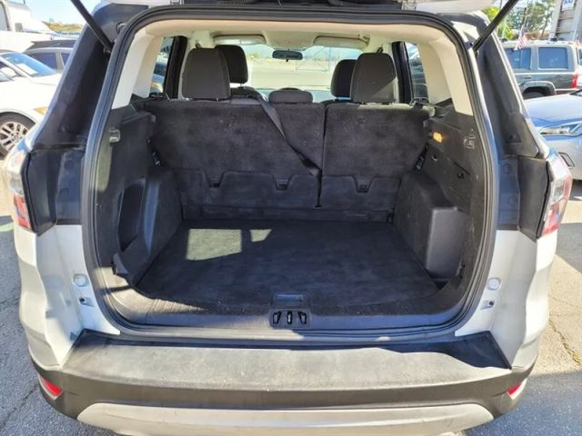 2017 FORD ESCAPE SE SPORT UTILITY 4D