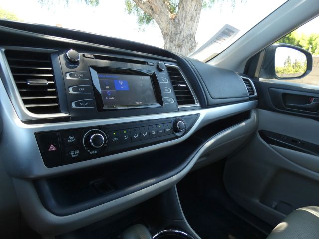 2018 TOYOTA HIGHLANDER LE SPORT UTILITY 4D