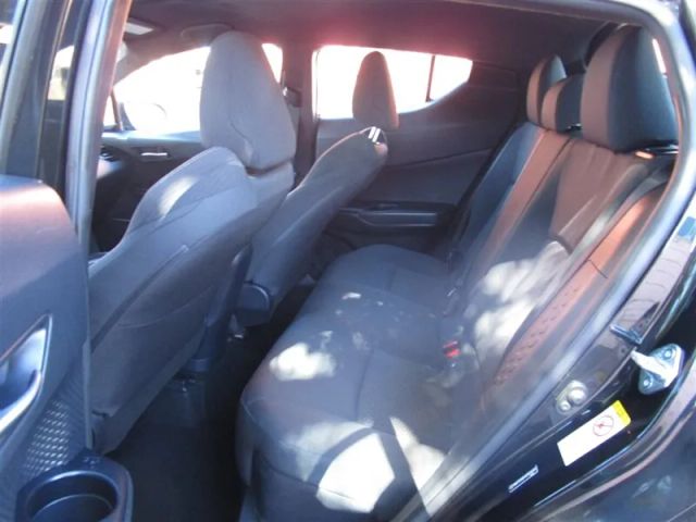 2018 TOYOTA C-HR XLE SPORT UTILITY 4D