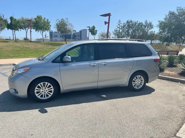 2016 TOYOTA SIENNA XLE MINIVAN 4D