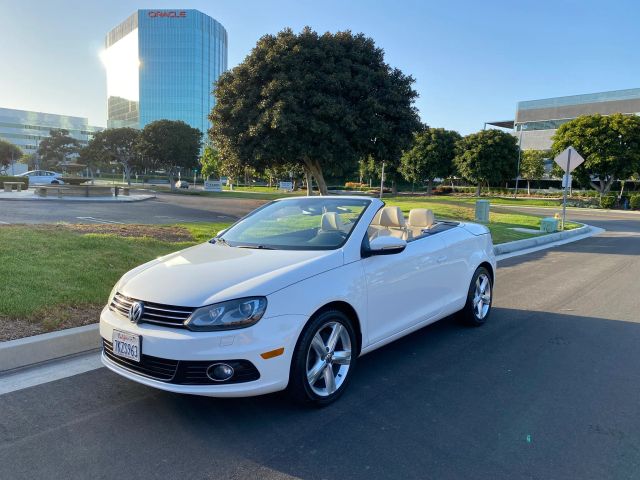 2012 VOLKSWAGEN EOS LUX HARD TOP CONVERTIBLE 2D