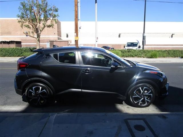 2018 TOYOTA C-HR XLE SPORT UTILITY 4D
