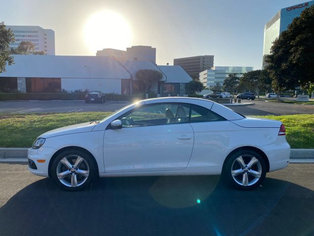 2012 VOLKSWAGEN EOS LUX HARD TOP CONVERTIBLE 2D