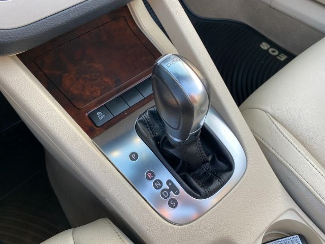 2012 VOLKSWAGEN EOS LUX HARD TOP CONVERTIBLE 2D
