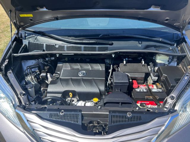 2015 TOYOTA SIENNA XLE MINIVAN 4D