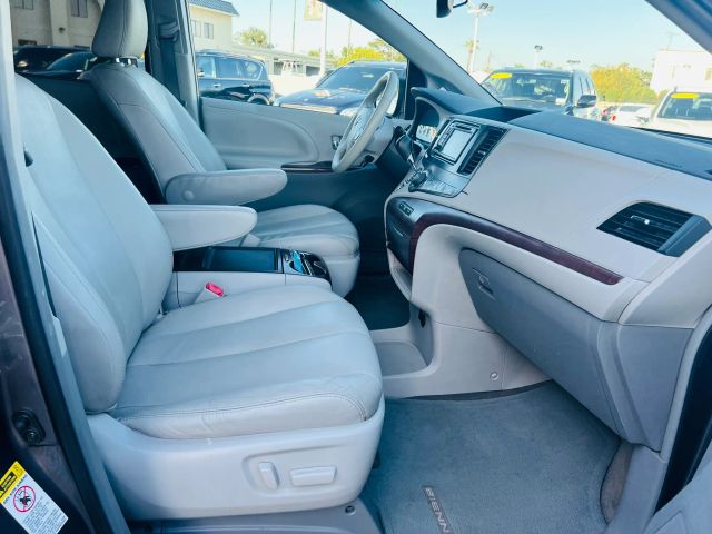 2013 TOYOTA SIENNA XLE MINIVAN 4D