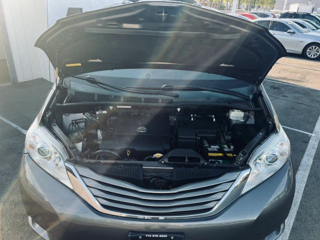 2013 TOYOTA SIENNA XLE MINIVAN 4D