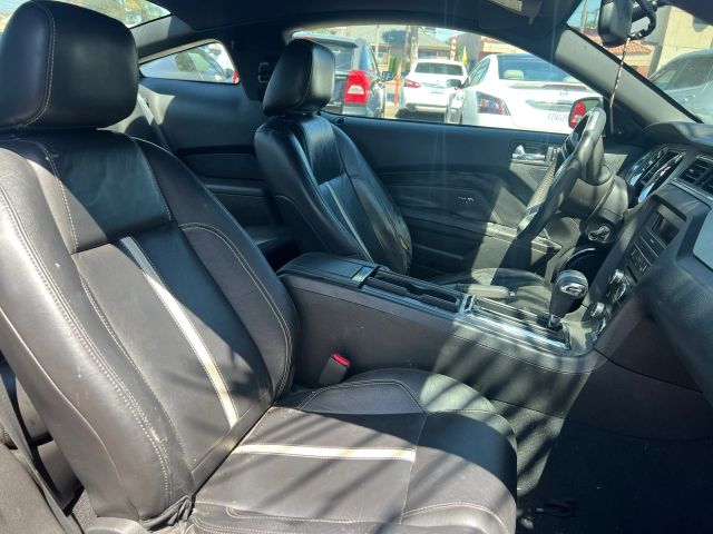 2010 FORD MUSTANG GT PREMIUM COUPE 2D