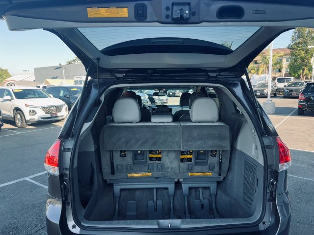 2013 TOYOTA SIENNA XLE MINIVAN 4D