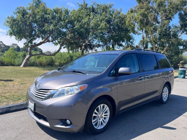 2015 TOYOTA SIENNA XLE MINIVAN 4D