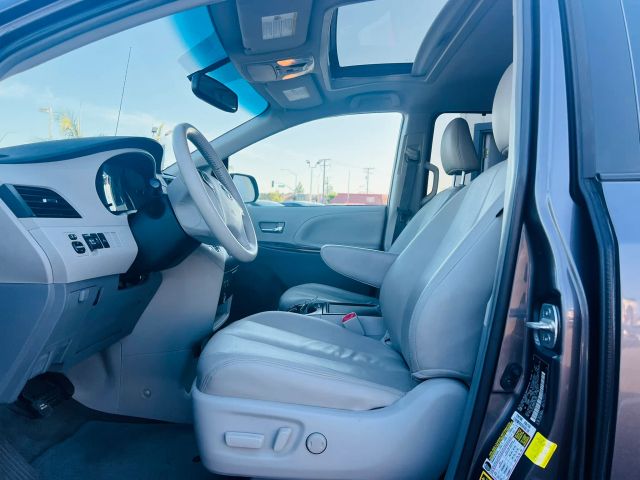 2013 TOYOTA SIENNA XLE MINIVAN 4D