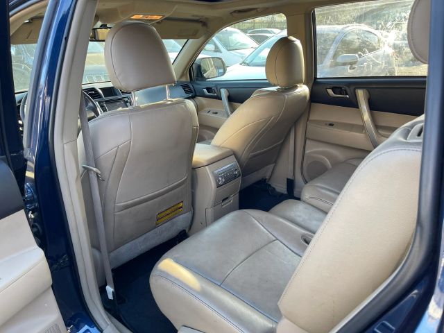 2013 TOYOTA HIGHLANDER PLUS SPORT UTILITY 4D