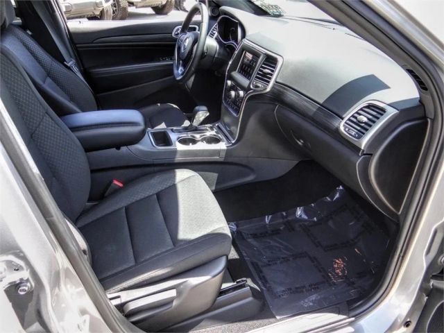 2019 JEEP GRAND CHEROKEE LAREDO SPORT UTILITY 4D