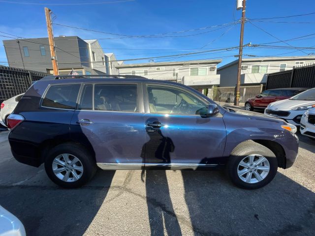 2013 TOYOTA HIGHLANDER PLUS SPORT UTILITY 4D