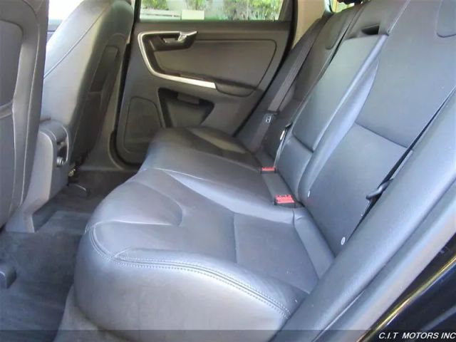 2016 VOLVO XC60 T5 PREMIER SPORT UTILITY 4D
