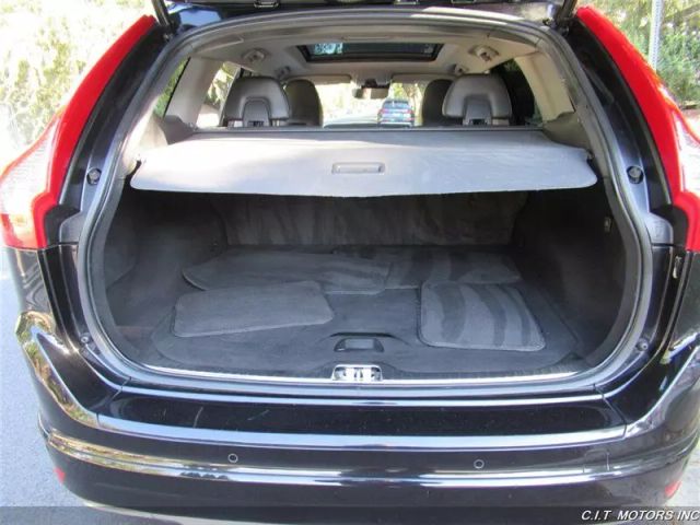2016 VOLVO XC60 T5 PREMIER SPORT UTILITY 4D