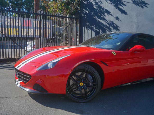 2016 FERRARI CALIFORNIA T CONVERTIBLE 2D