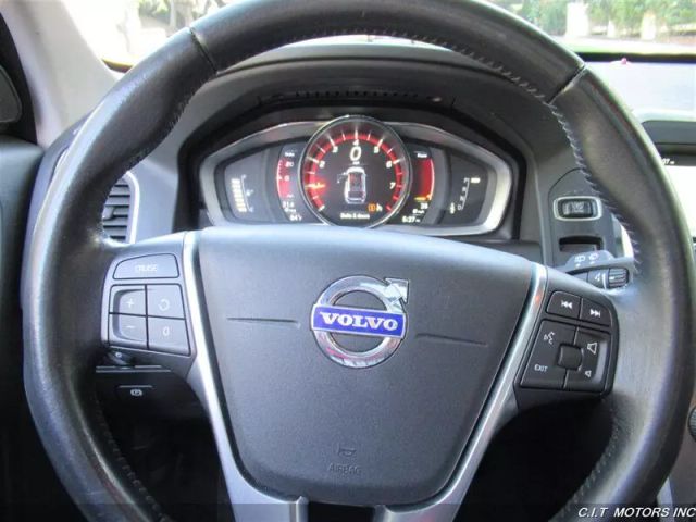 2016 VOLVO XC60 T5 PREMIER SPORT UTILITY 4D
