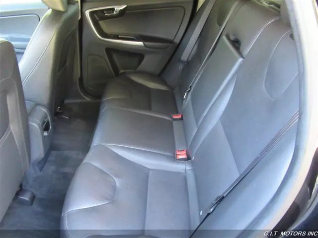 2016 VOLVO XC60 T5 PREMIER SPORT UTILITY 4D