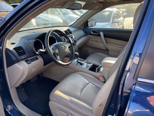 2013 TOYOTA HIGHLANDER PLUS SPORT UTILITY 4D