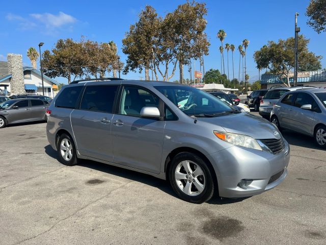 2011 TOYOTA SIENNA LE MINIVAN 4D