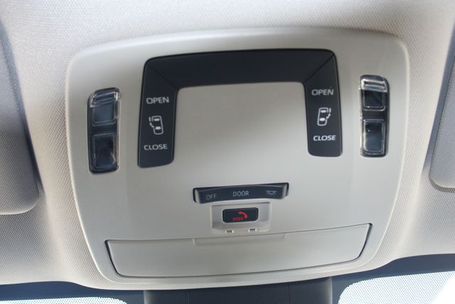 2022 Toyota Sienna - Image 45