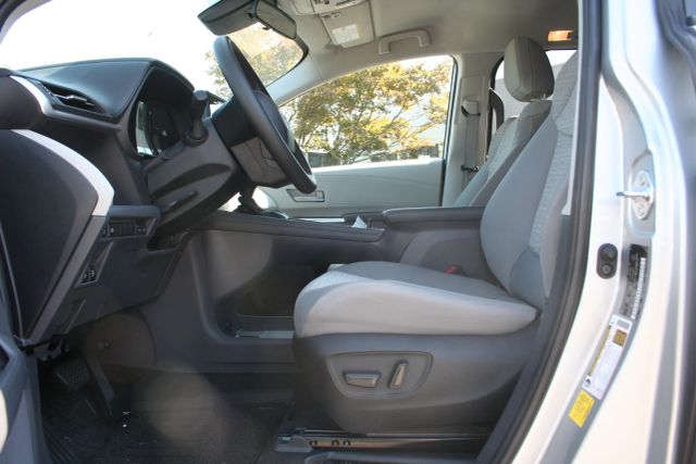 2022 Toyota Sienna - Image 25