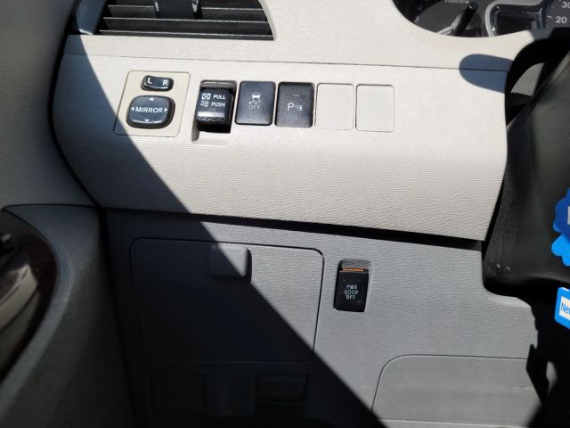 2013 TOYOTA SIENNA XLE MINIVAN 4D
