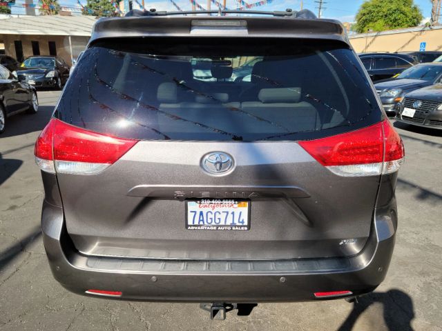 2013 TOYOTA SIENNA XLE MINIVAN 4D