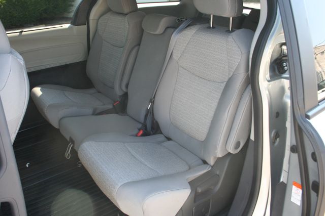 2022 Toyota Sienna - Image 32