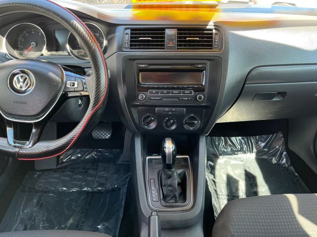 2015 VOLKSWAGEN JETTA 2.0L S SEDAN 4D