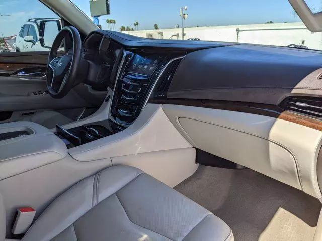 2017 CADILLAC ESCALADE LUXURY SPORT UTILITY 4D