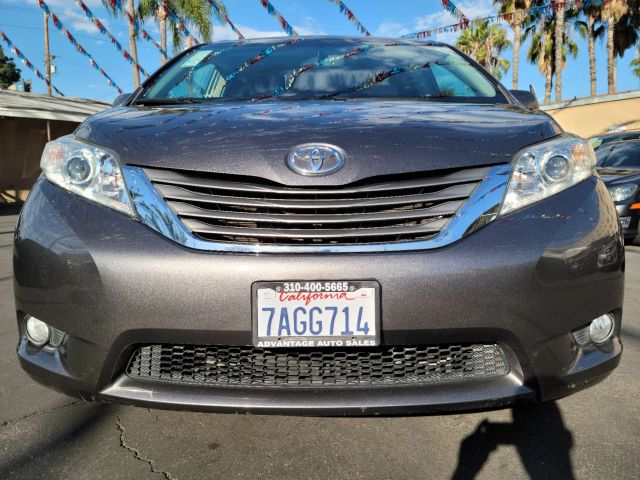 2013 TOYOTA SIENNA XLE MINIVAN 4D