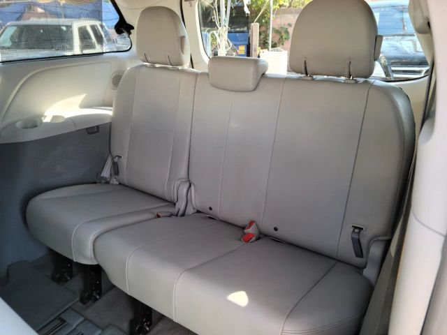 2013 TOYOTA SIENNA XLE MINIVAN 4D