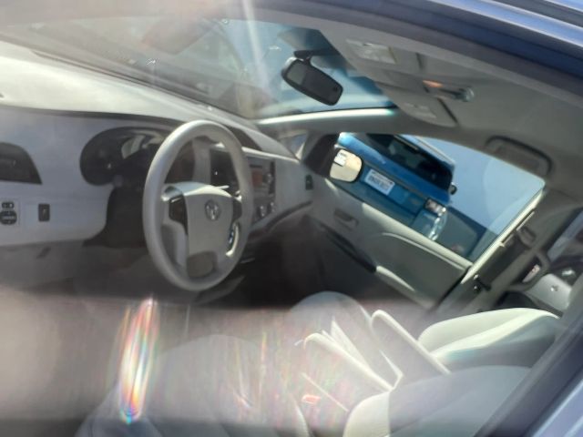 2011 TOYOTA SIENNA LE MINIVAN 4D